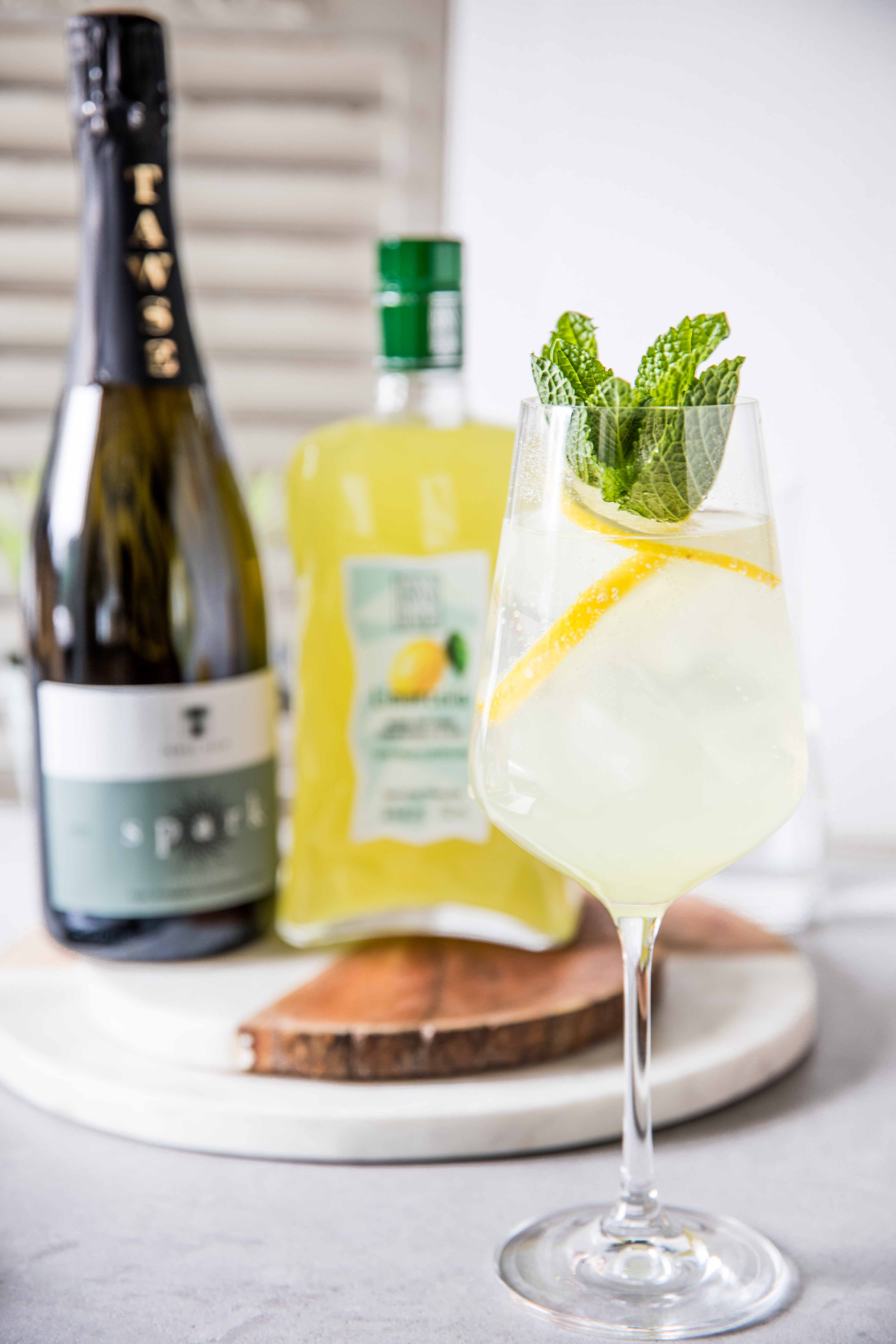 Limoncello Spritz